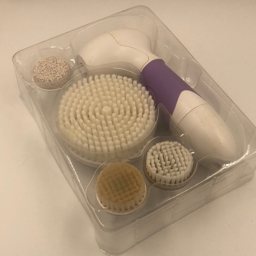 Vanity Planet Cleansing Exfoliating Face Brush